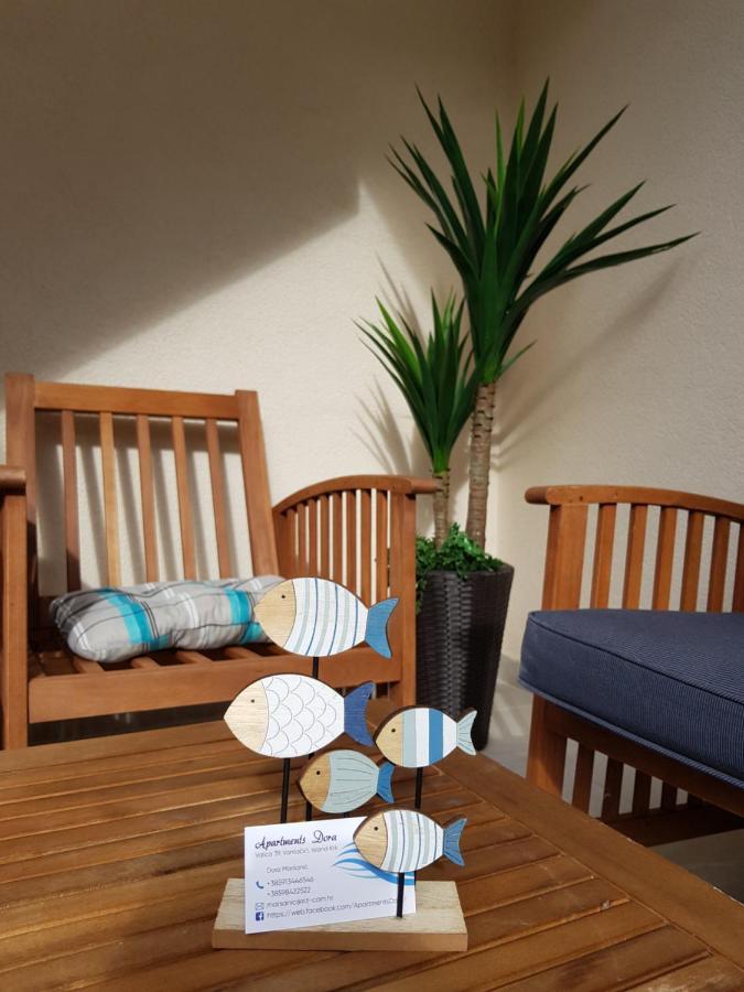 Apartments Dora ヴァンタシチ エクステリア 写真