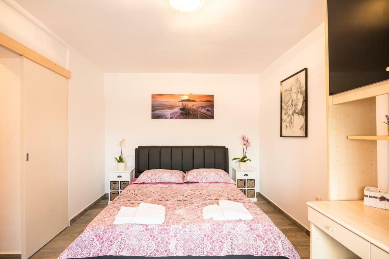 Apartments Dora ヴァンタシチ エクステリア 写真